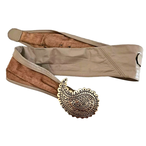 VINTAGE APPLE ACC of NY Size M Hip/Waist Leather Belt Large Gold Paisley Buckle - Picture 6 of 8